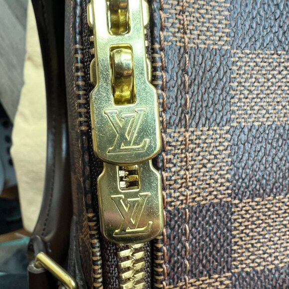 Authentic Louis Vuitton Speedy Bandoulière 30 in Damier Ebene Canvas - Picture 7 of 11